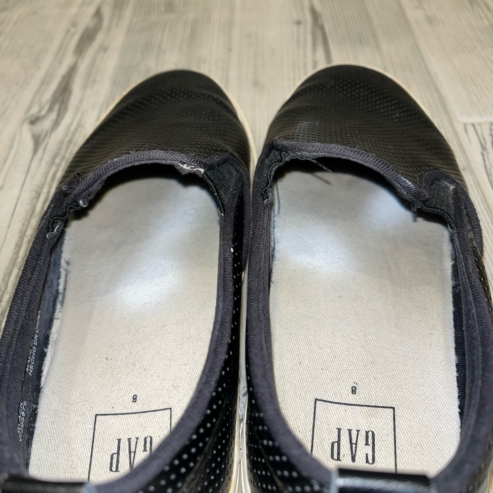 2/$15 Gap black leather sneaker size 8 - Picture 6 of 6